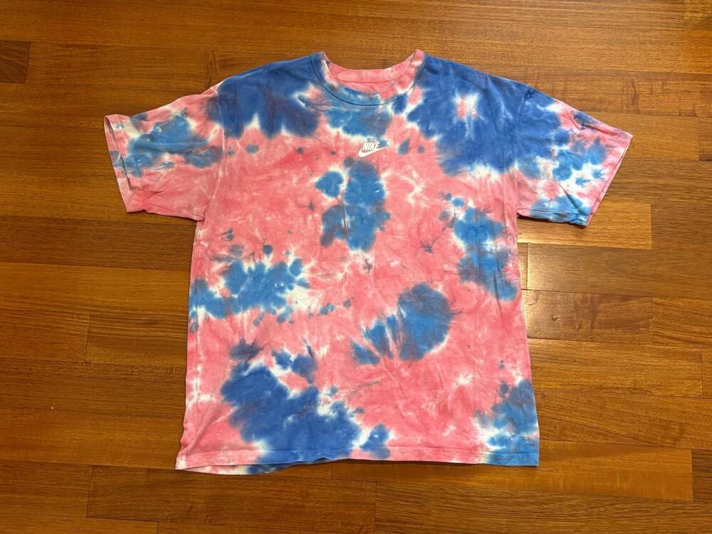Nike Loose Fit Tie-Dye T-Shirt Pink Blue Size L